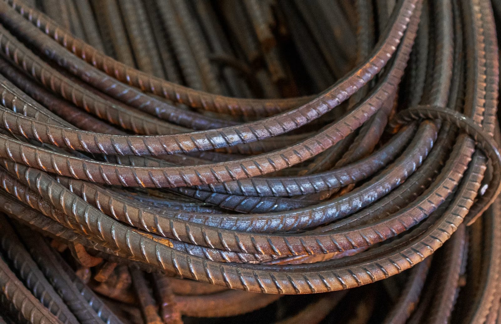 Bundled steel rebar for construction